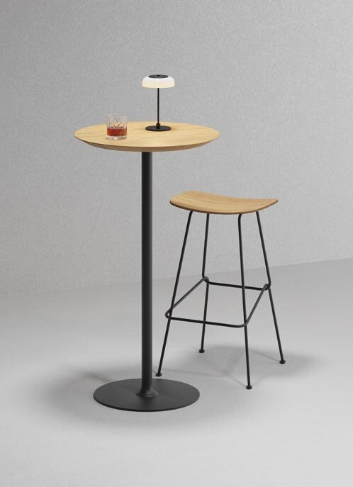NUNC Jaro bar table, round oak top with bar stool
