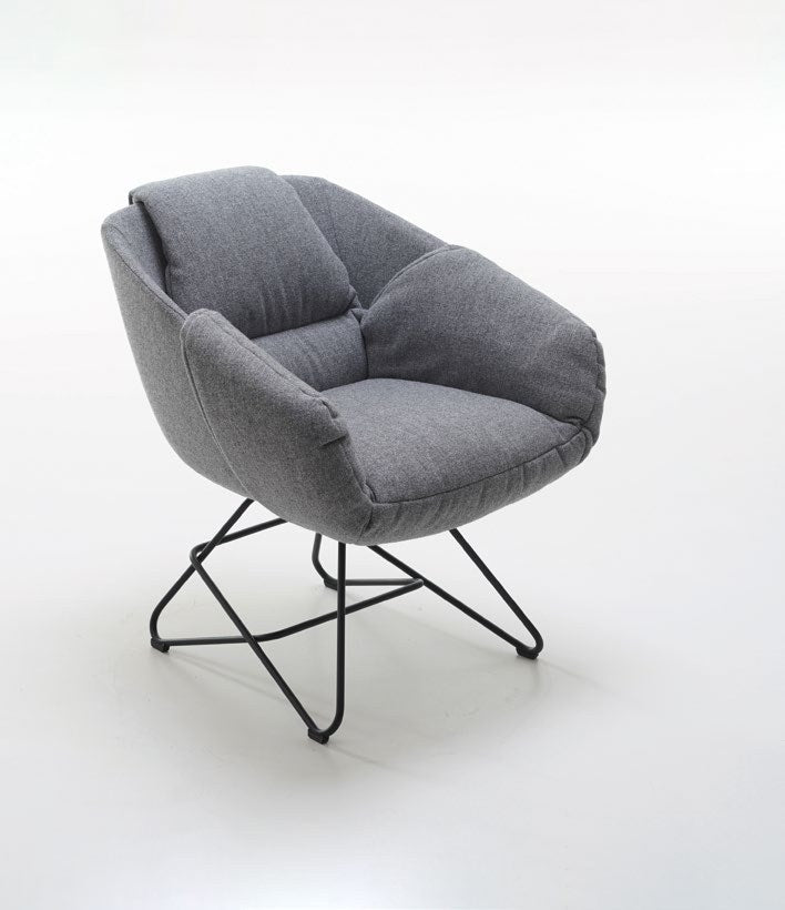 NUNC Ruvo chair, three-quarter view in grey fabric