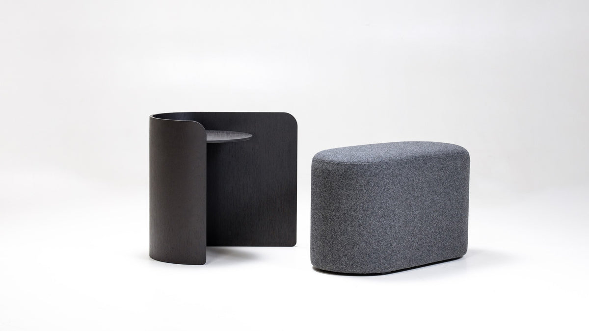 NUNC Skupa B side table with Skupa B pouf