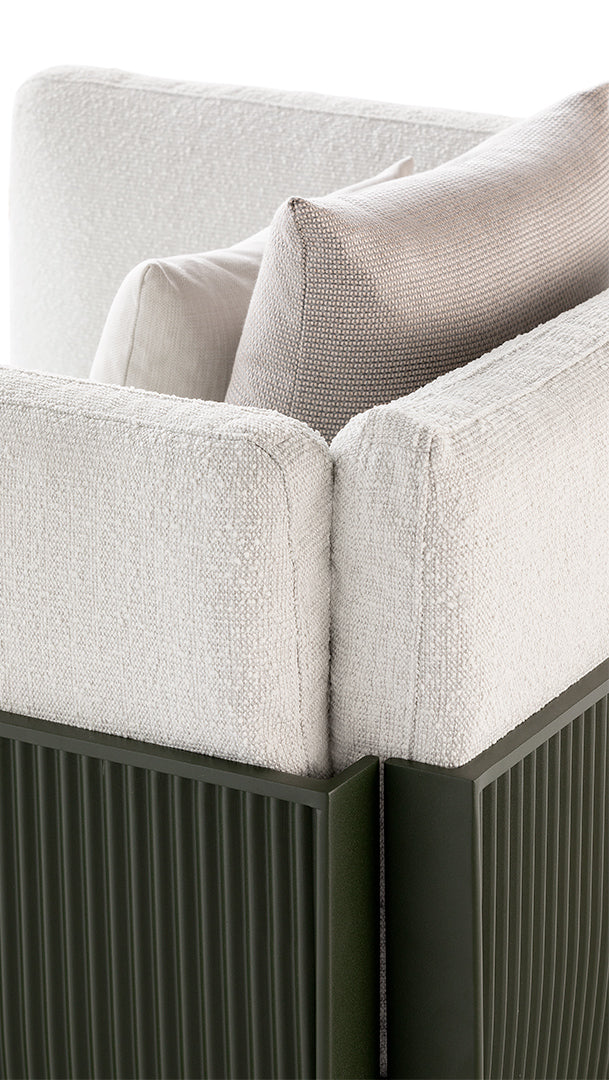 Onde Lounge Chair, image: Gandia Blasco