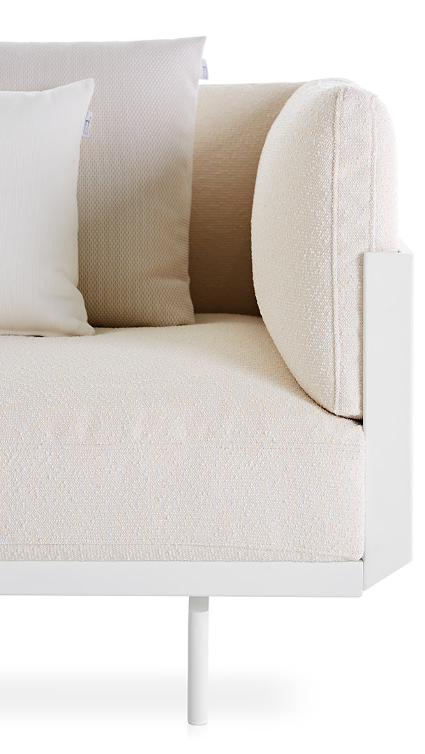 Onde Lounge Chair, image: Gandia Blasco