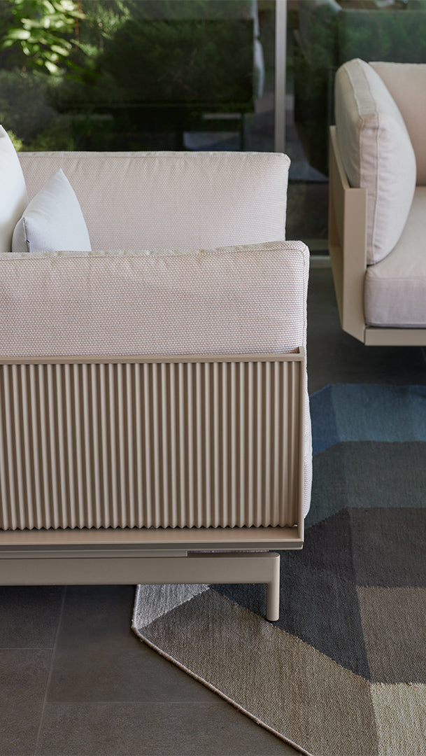Onde Lounge Chair, image: Gandia Blasco