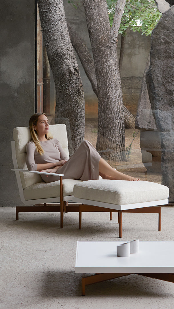 Onde Club Armchair Pouf, image: Gandia Blasco