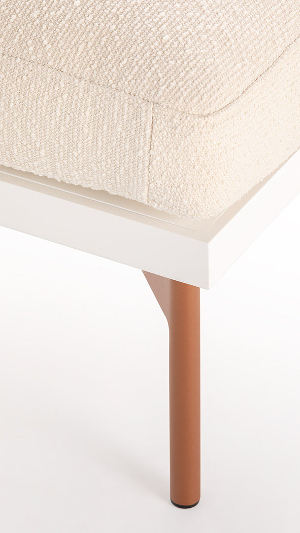 Onde Club Armchair Pouf, image: Gandia Blasco