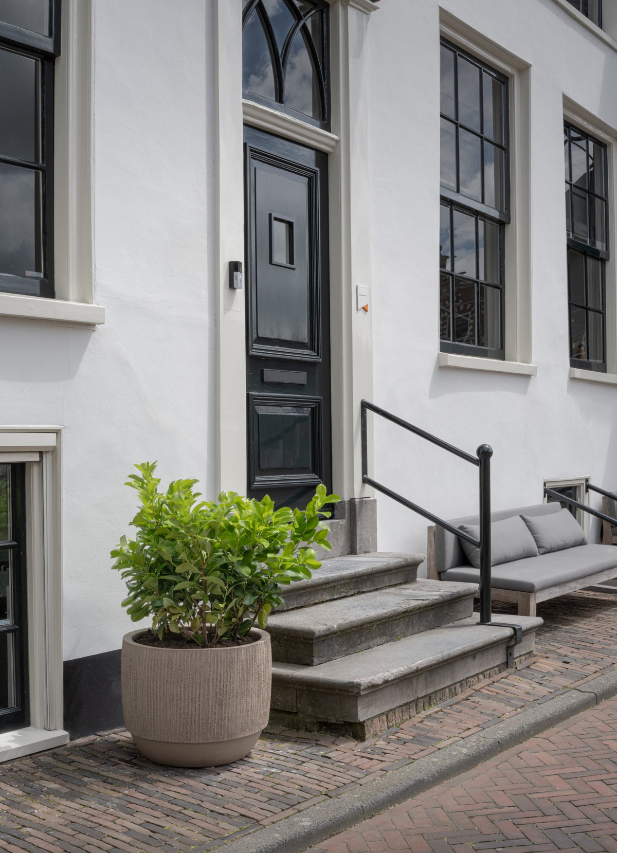 Piet Boon by Domani MOYA pot in situ, Haarlem Canal House
