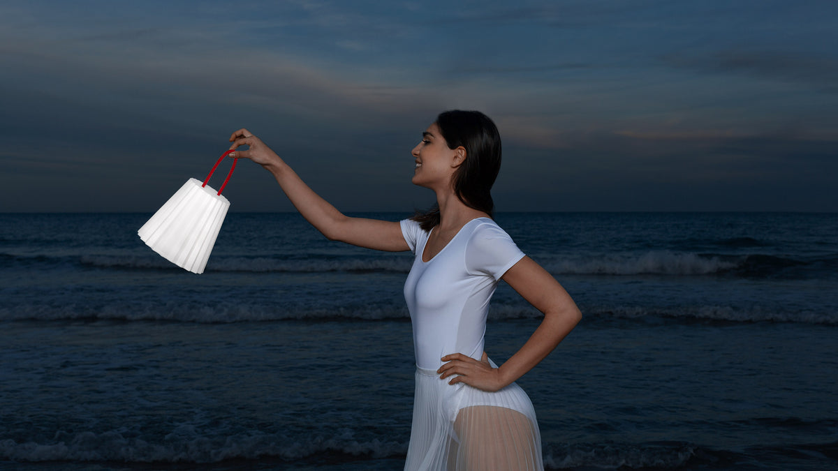 Diabla Plisy lamp outdoors