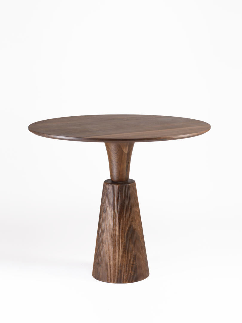 Zanat Pointe Dining Table