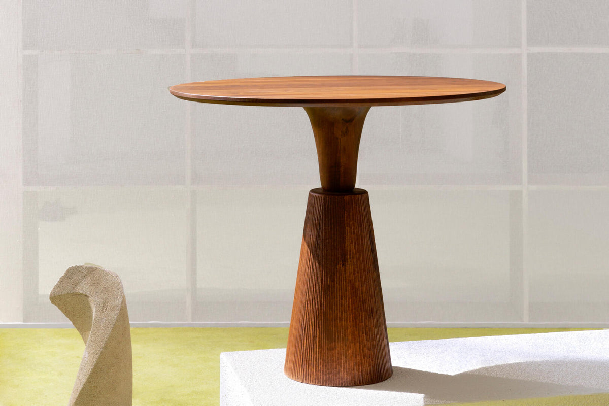 Zanat Pointe Dining Table