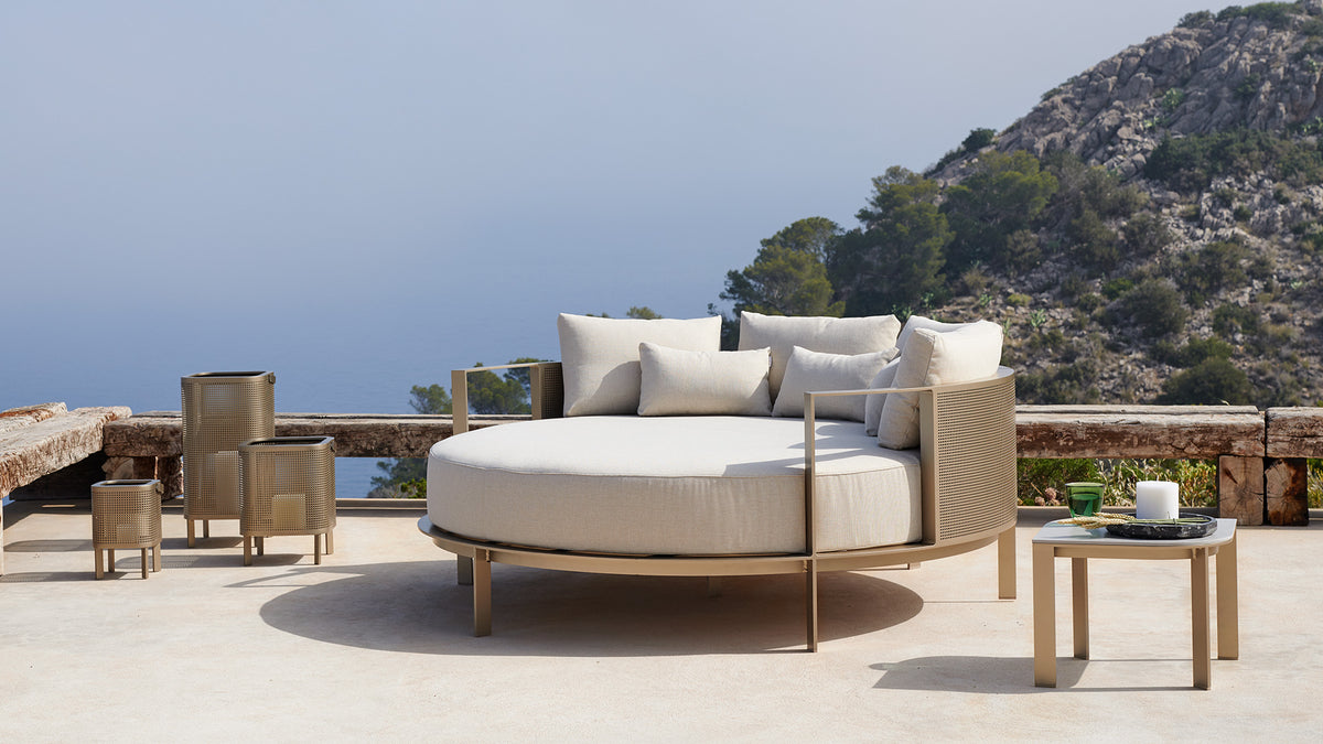Gandia Blasco Solanas Round Chill Bed