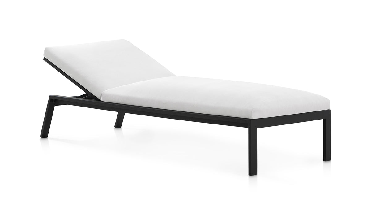 Timeless chaise lounge, image: Gandia Blasco