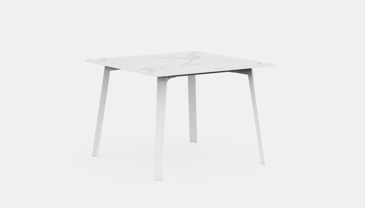 Timeless dining table 100, image: Gandia Blasco