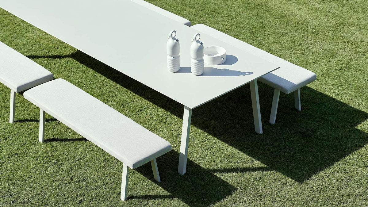 Timeless dining table, image: Gandia Blasco