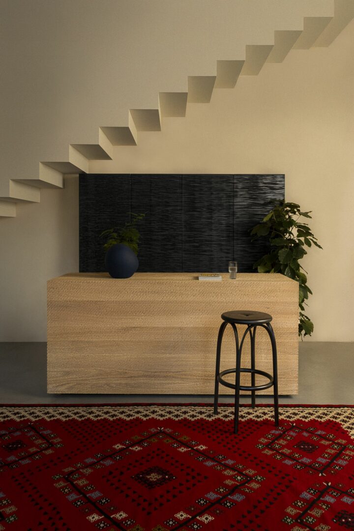 Zanat Kiam Cabinet